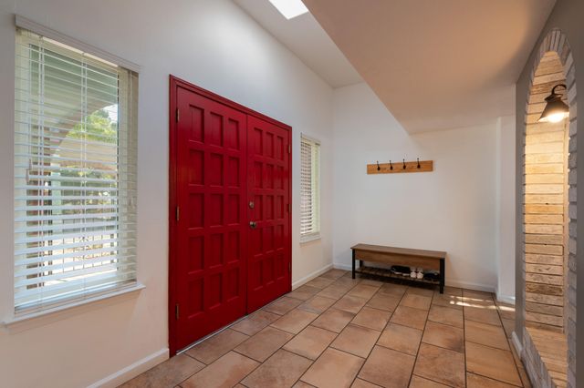 5812 Greenly Avenue NE, Albuquerque, NM 87111