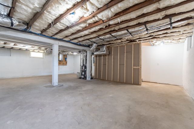 184 Avenue C -2, Woonsocket, RI 02895