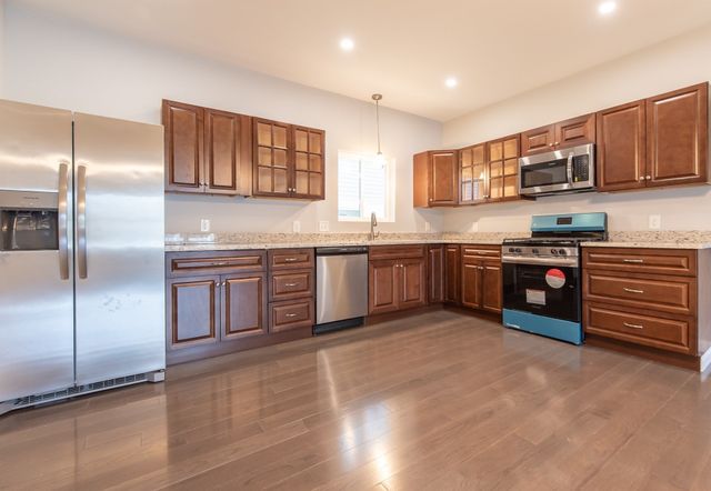 184 Avenue C -2, Woonsocket, RI 02895