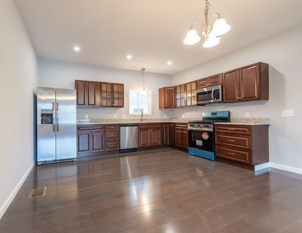 184 Avenue C -2, Woonsocket, RI 02895