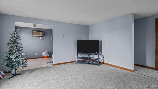 2721 Alder Creek Drive South, Wheatfield, NY 14120