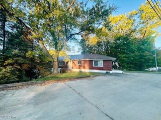 3071 E Waterloo Road 2, Akron, OH 44312