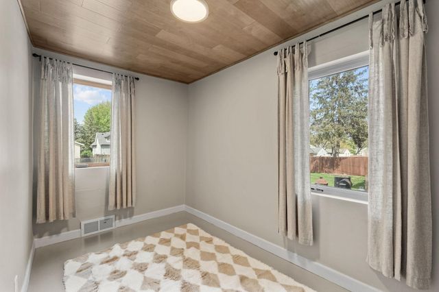 1009 Watson Avenue, Saint Paul, MN 55102