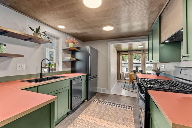 1009 Watson Avenue, Saint Paul, MN 55102