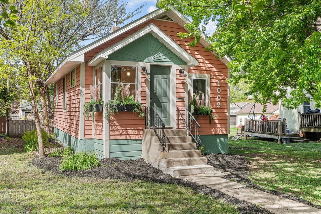 1009 Watson Avenue, Saint Paul, MN 55102