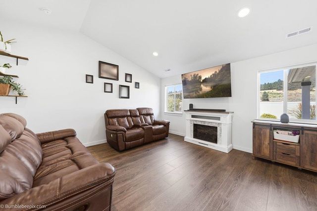 14705 E Caprio Ave, Spokane Valley, WA 99216