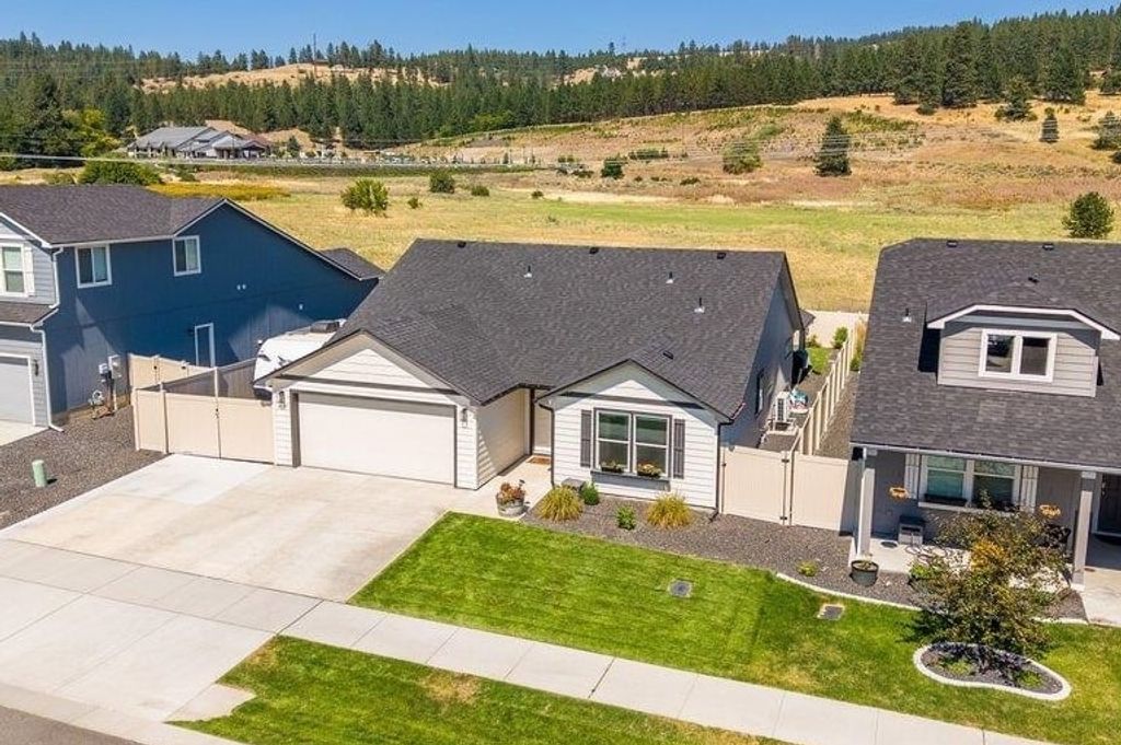14705 E Caprio Ave, Spokane Valley, WA 99216 photo 2