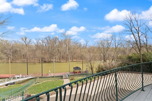 6205 River Rd, Prospect, KY 40059