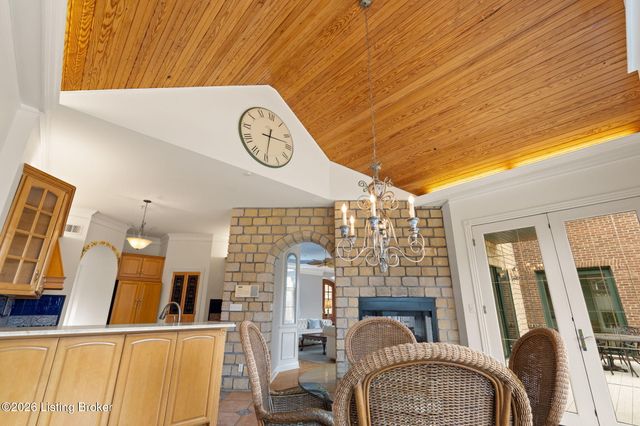 6205 River Rd, Prospect, KY 40059
