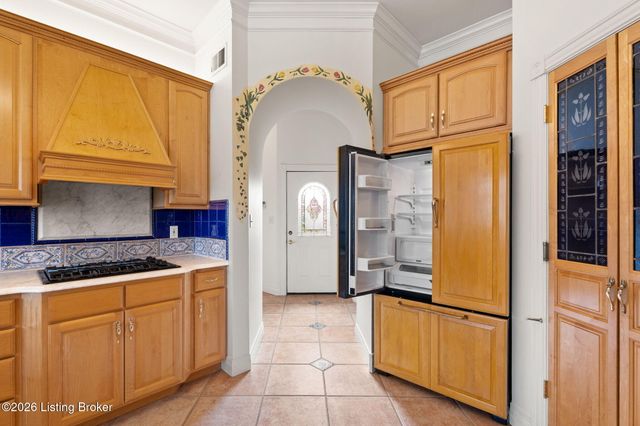 6205 River Rd, Prospect, KY 40059