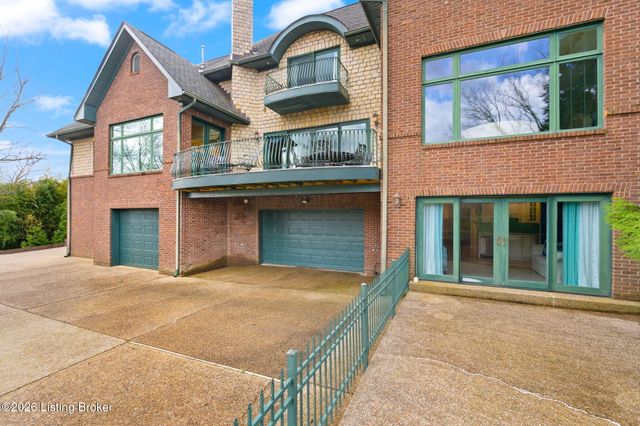 6205 River Rd, Prospect, KY 40059