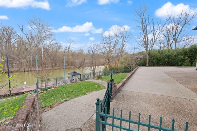 6205 River Rd, Prospect, KY 40059