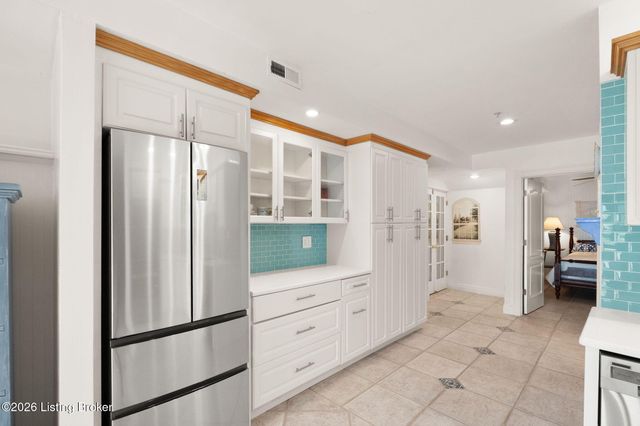 6205 River Rd, Prospect, KY 40059