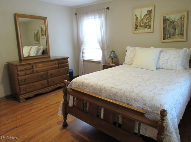 4805 Maple Hill Drive, Seven Hills, OH 44131