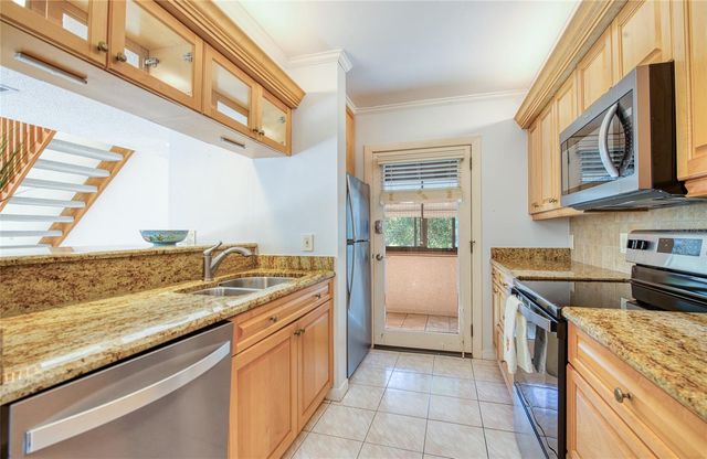6305 PELICAN CREEK CROSSING D, St Petersburg, FL 33707