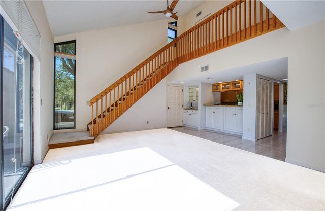 6305 PELICAN CREEK CROSSING D, St Petersburg, FL 33707
