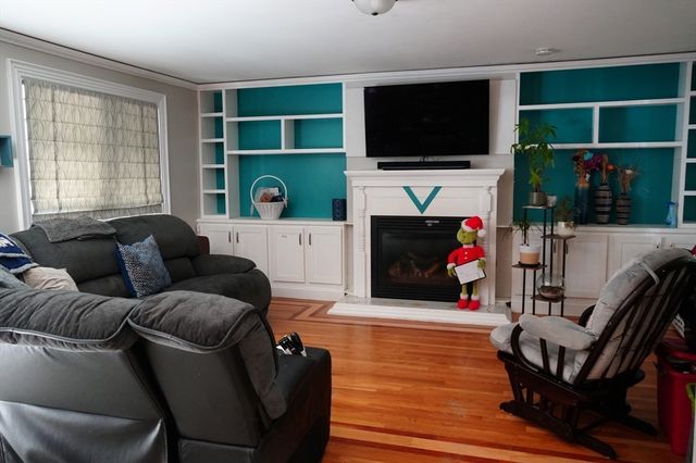 14 Patterson St, Boston, MA 02124