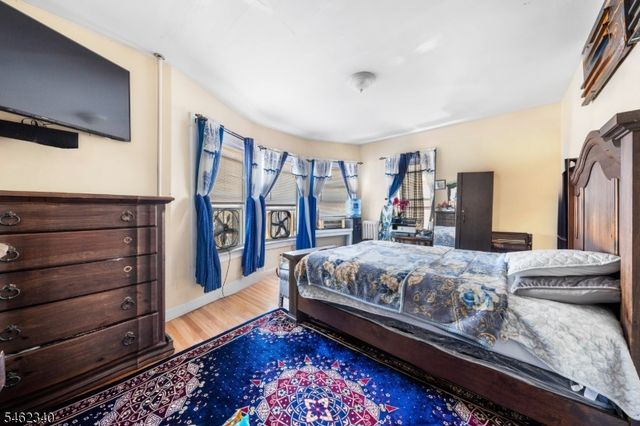 324 Chilton St, Elizabeth City, NJ 07208