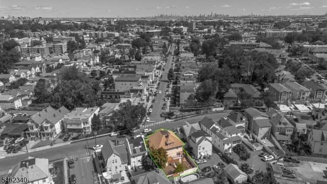 324 Chilton St, Elizabeth City, NJ 07208