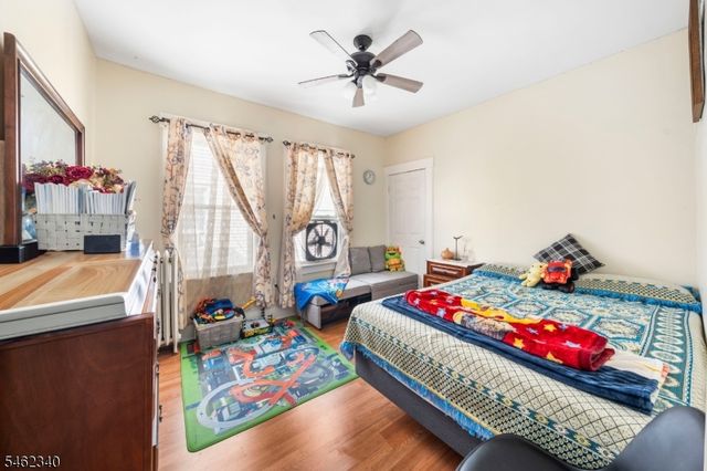 324 Chilton St, Elizabeth City, NJ 07208