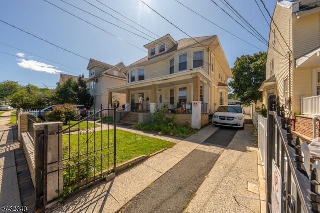 324 Chilton St, Elizabeth City, NJ 07208