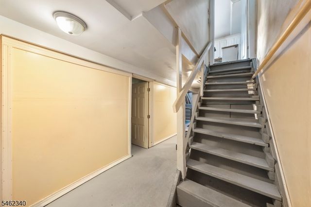 324 Chilton St, Elizabeth City, NJ 07208