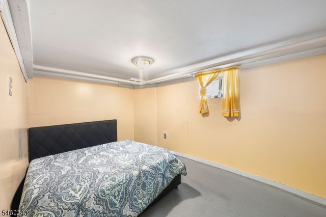 324 Chilton St, Elizabeth City, NJ 07208