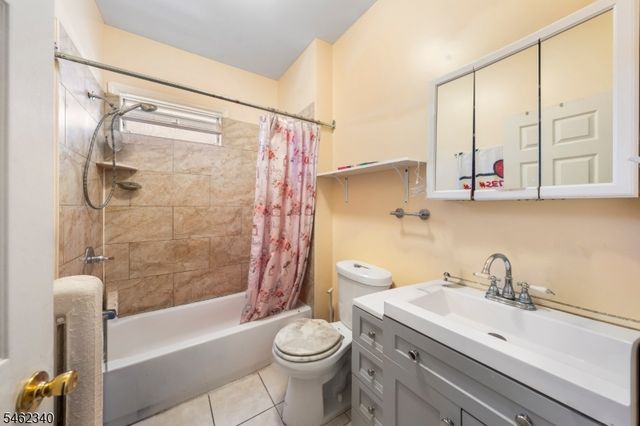 324 Chilton St, Elizabeth City, NJ 07208