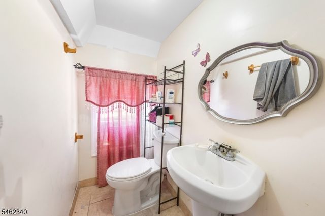 324 Chilton St, Elizabeth City, NJ 07208