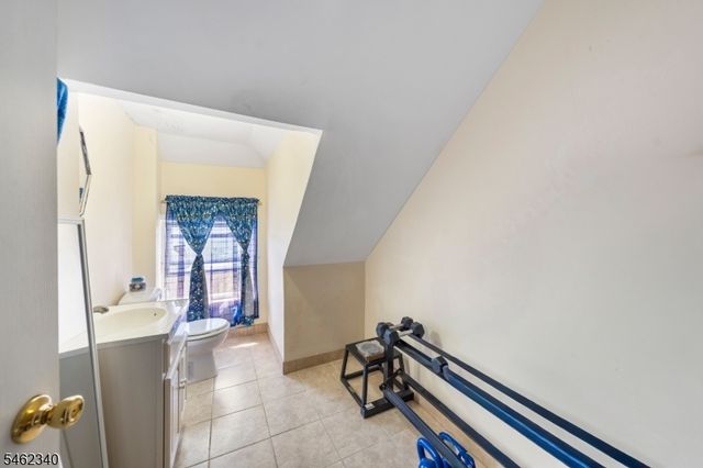 324 Chilton St, Elizabeth City, NJ 07208
