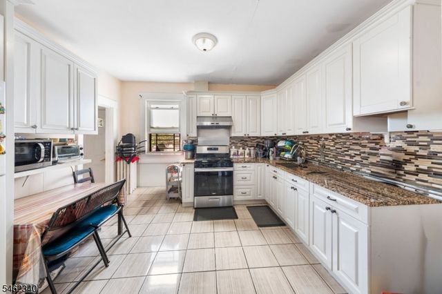 324 Chilton St, Elizabeth City, NJ 07208