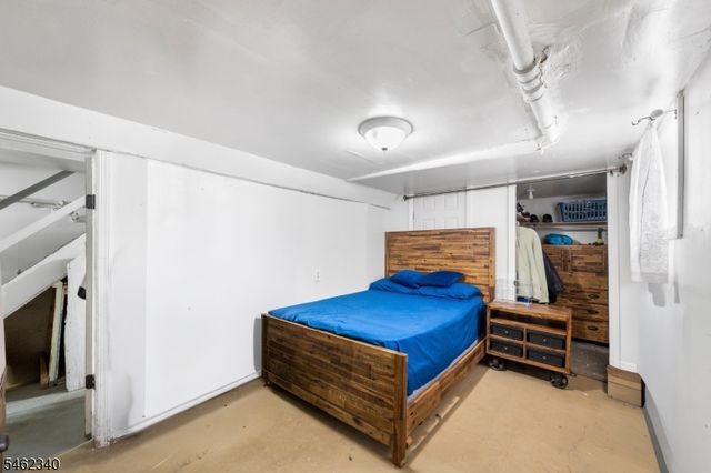 324 Chilton St, Elizabeth City, NJ 07208