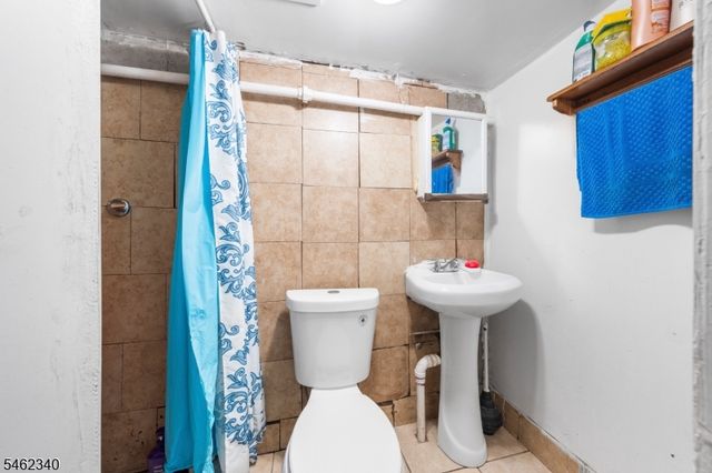 324 Chilton St, Elizabeth City, NJ 07208