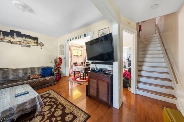324 Chilton St, Elizabeth City, NJ 07208
