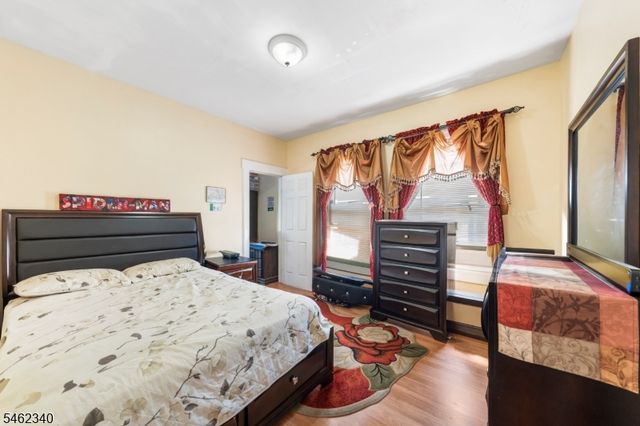 324 Chilton St, Elizabeth City, NJ 07208
