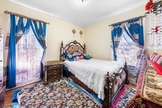 324 Chilton St, Elizabeth City, NJ 07208