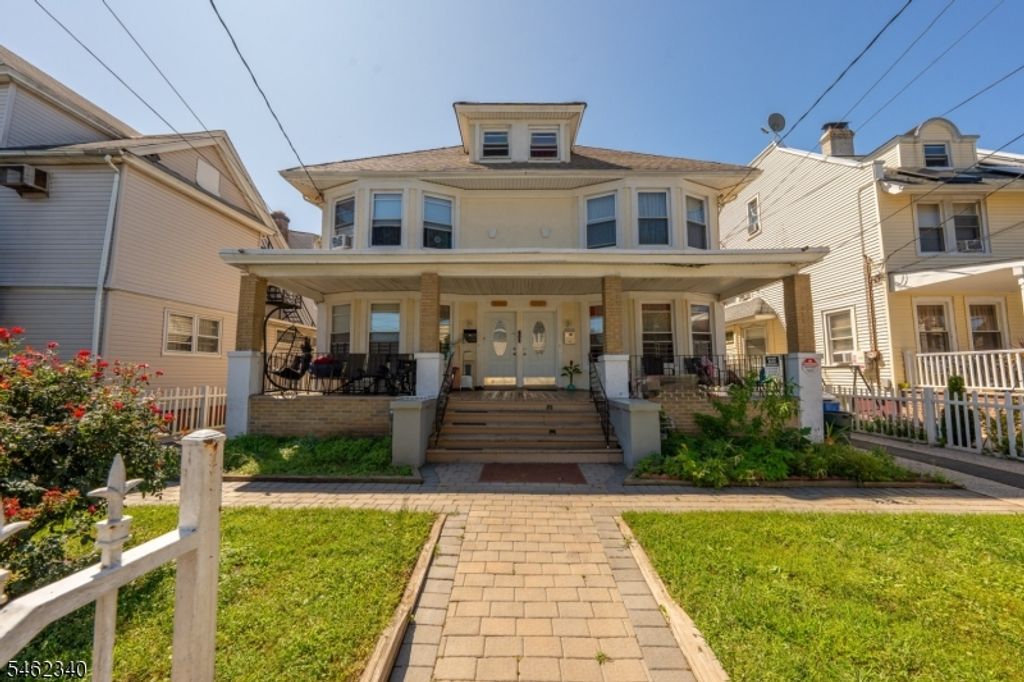 324 Chilton St, Elizabeth City, NJ 07208