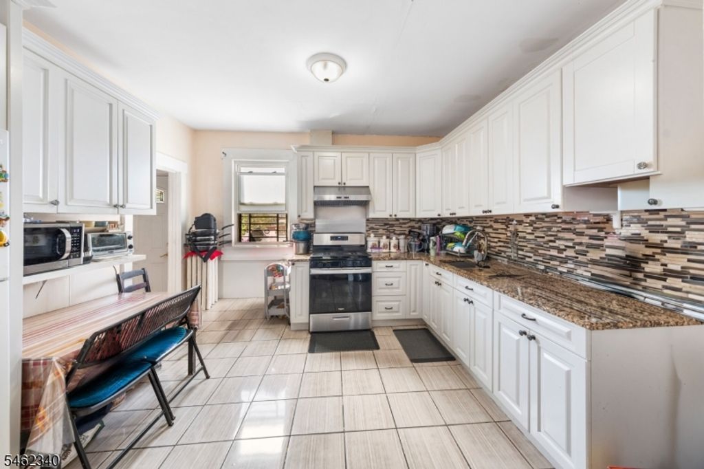 324 Chilton St, Elizabeth City, NJ 07208 — photo 5