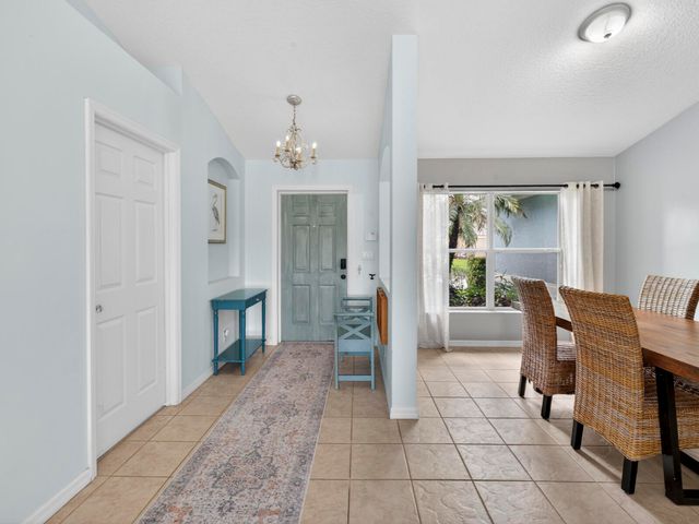 531 High Hawk Circle, Vero Beach, FL 32962