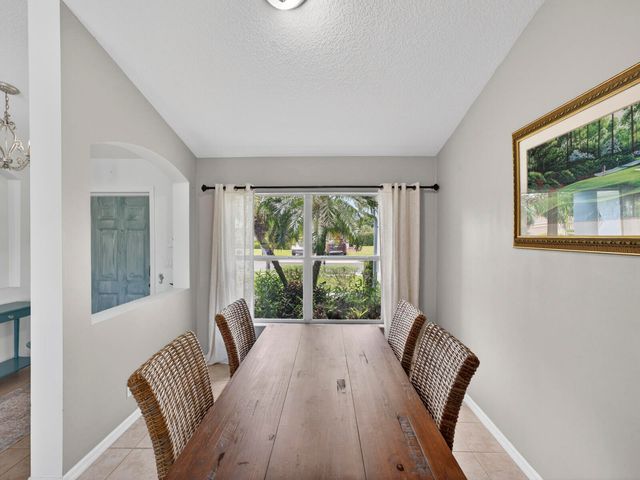 531 High Hawk Circle, Vero Beach, FL 32962