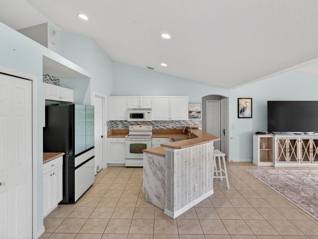 531 High Hawk Circle, Vero Beach, FL 32962