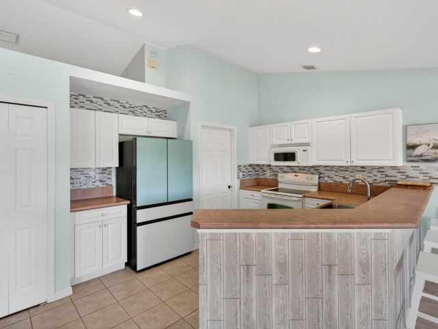 531 High Hawk Circle, Vero Beach, FL 32962