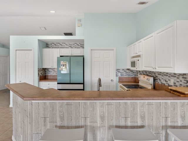 531 High Hawk Circle, Vero Beach, FL 32962