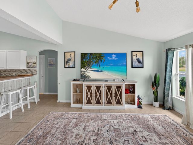 531 High Hawk Circle, Vero Beach, FL 32962