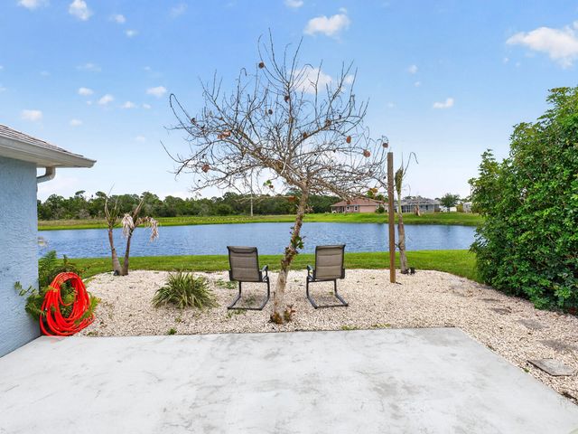 531 High Hawk Circle, Vero Beach, FL 32962