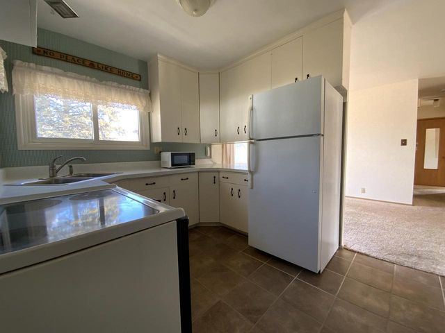 1337 N 9th STREET, Manitowoc, WI 54220