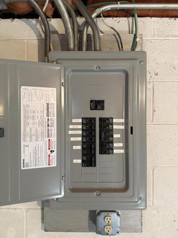 1337 N 9th STREET, Manitowoc, WI 54220