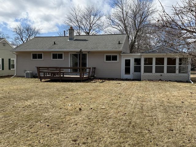 1337 N 9th STREET, Manitowoc, WI 54220