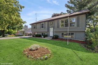 264 Maplewood Drive, Antioch, IL 60002
