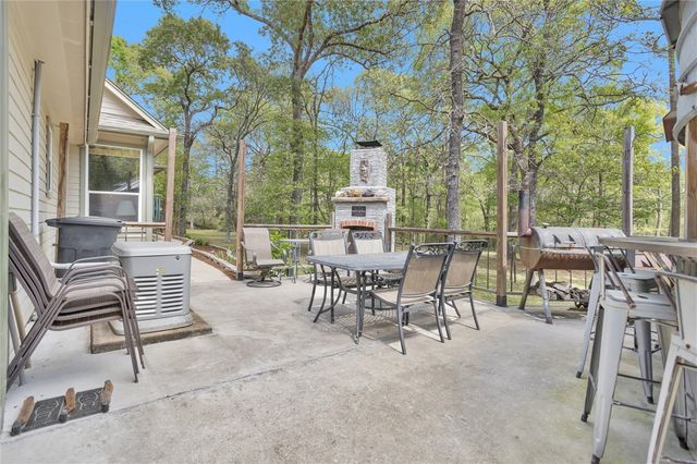 17174 Tierra Buena Drive, Plantersville, TX 77363